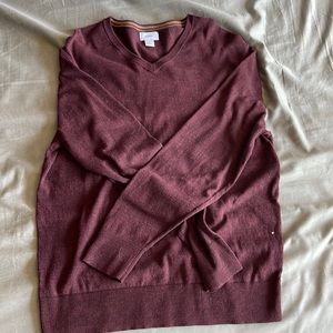 Plum men’s v-neck sweater